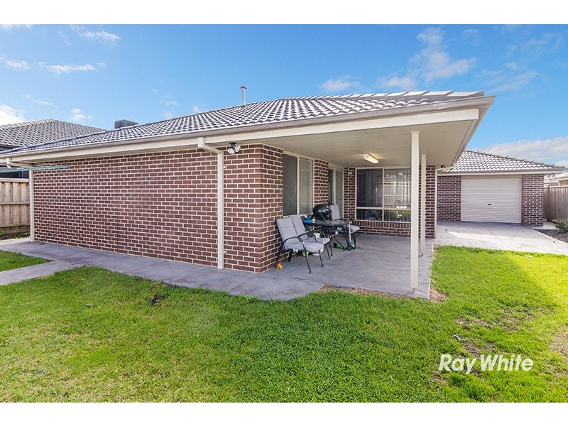 77 Thunderbolt  Drive, Cranbourne East VIC 3977