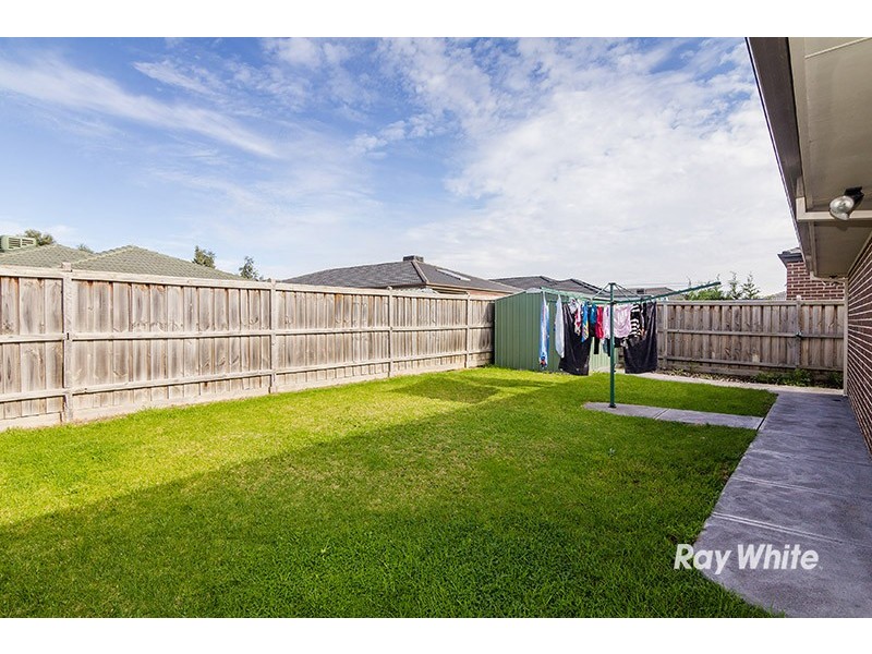 77 Thunderbolt  Drive, Cranbourne East VIC 3977