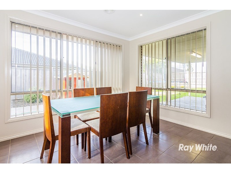 77 Thunderbolt  Drive, Cranbourne East VIC 3977