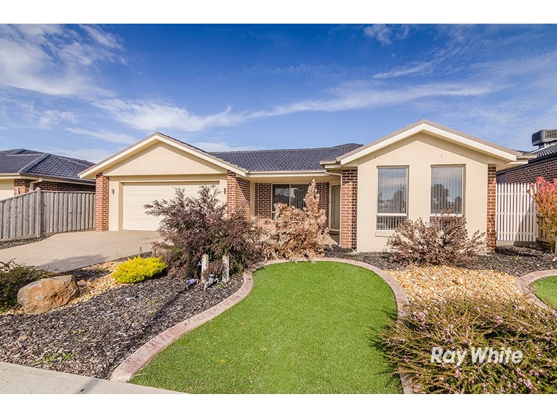 77 Thunderbolt  Drive, Cranbourne East VIC 3977