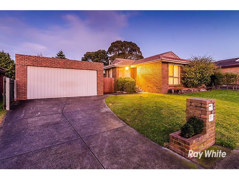 8 Kerrison Drive, Hampton Park VIC 3976