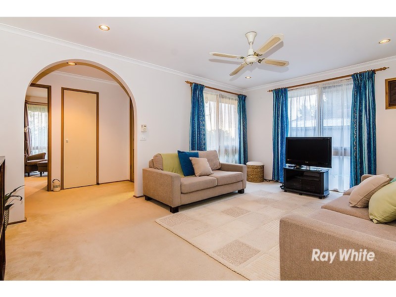 8 Kerrison Drive, Hampton Park VIC 3976