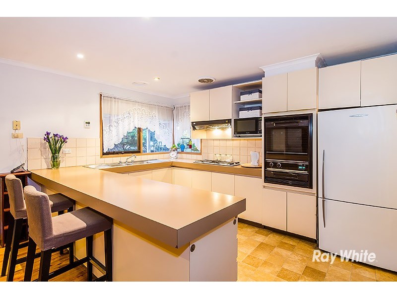 8 Kerrison Drive, Hampton Park VIC 3976