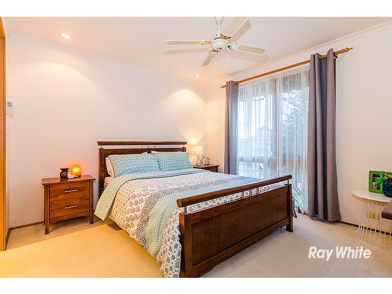 8 Kerrison Drive, Hampton Park VIC 3976