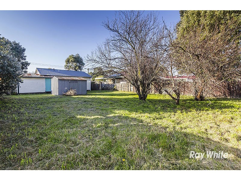 126 Circle Drive South, Cranbourne VIC 3977
