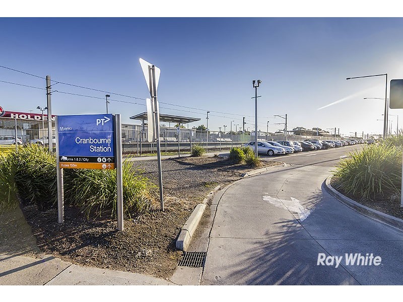 126 Circle Drive South, Cranbourne VIC 3977