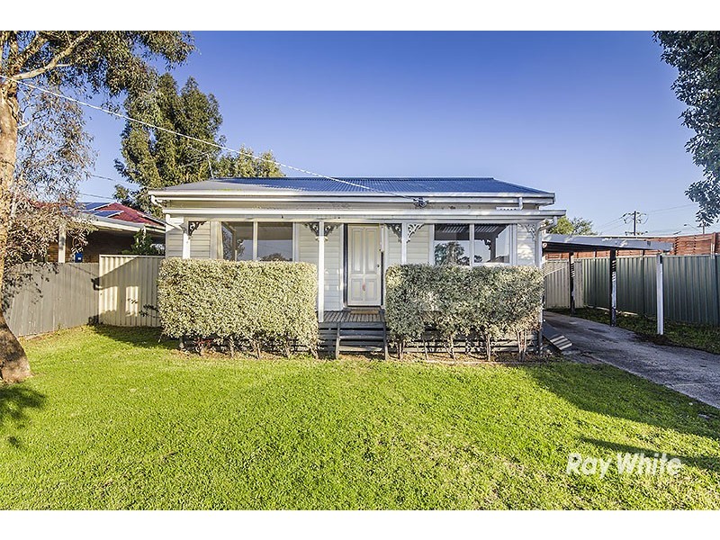126 Circle Drive South, Cranbourne VIC 3977