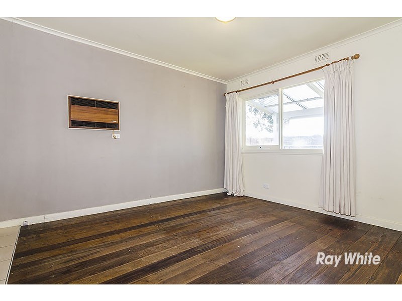 126 Circle Drive South, Cranbourne VIC 3977