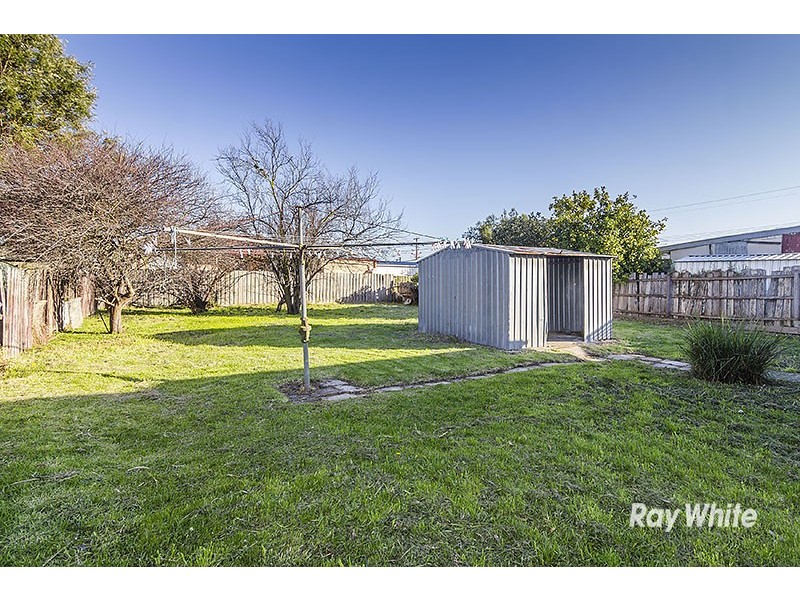 126 Circle Drive South, Cranbourne VIC 3977