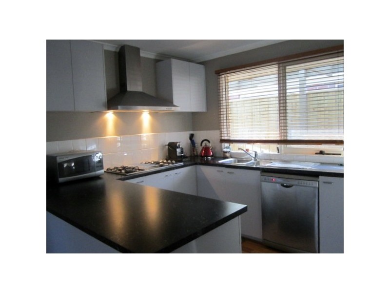 26 Lansell Drive, Cranbourne North VIC 3977