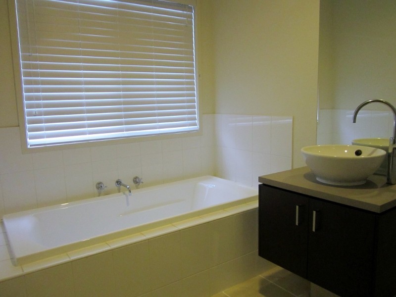 12 Gladiolus Circuit, Cranbourne North VIC 3977