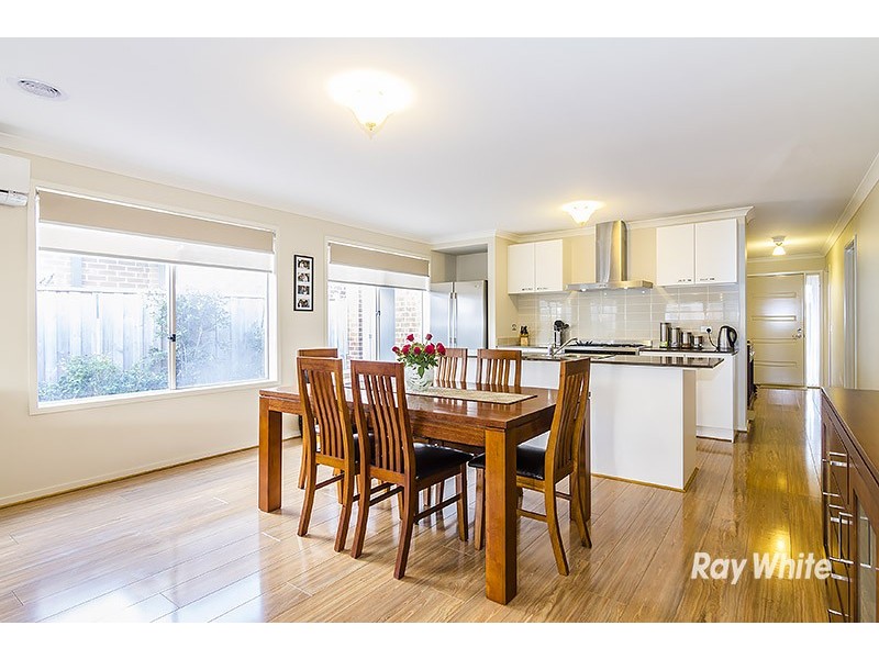34 Quarters Boulevard, Cranbourne West VIC 3977