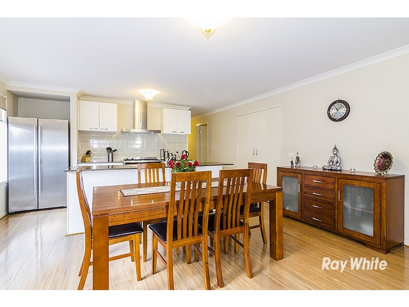 34 Quarters Boulevard, Cranbourne West VIC 3977