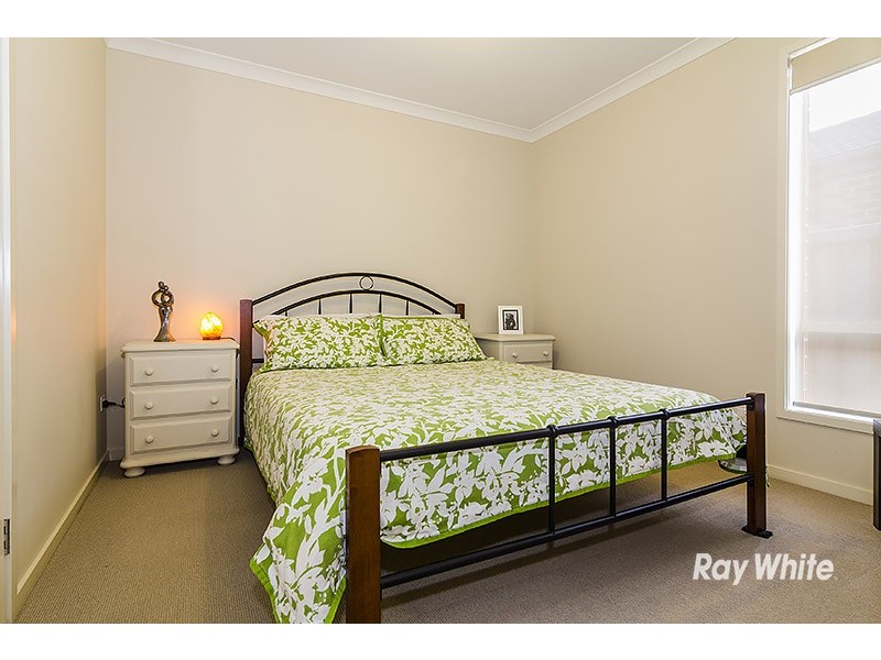 34 Quarters Boulevard, Cranbourne West VIC 3977