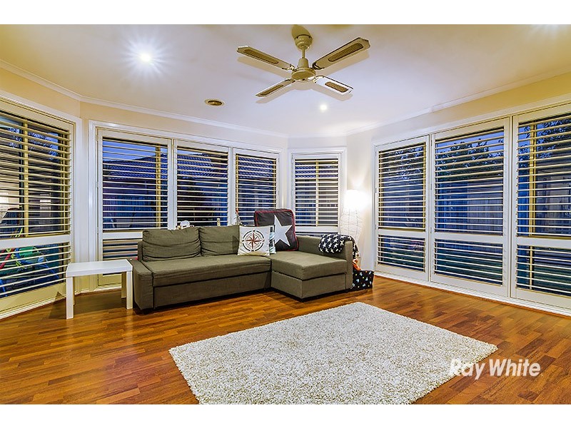 11 Durack Avenue, Lynbrook VIC 3975