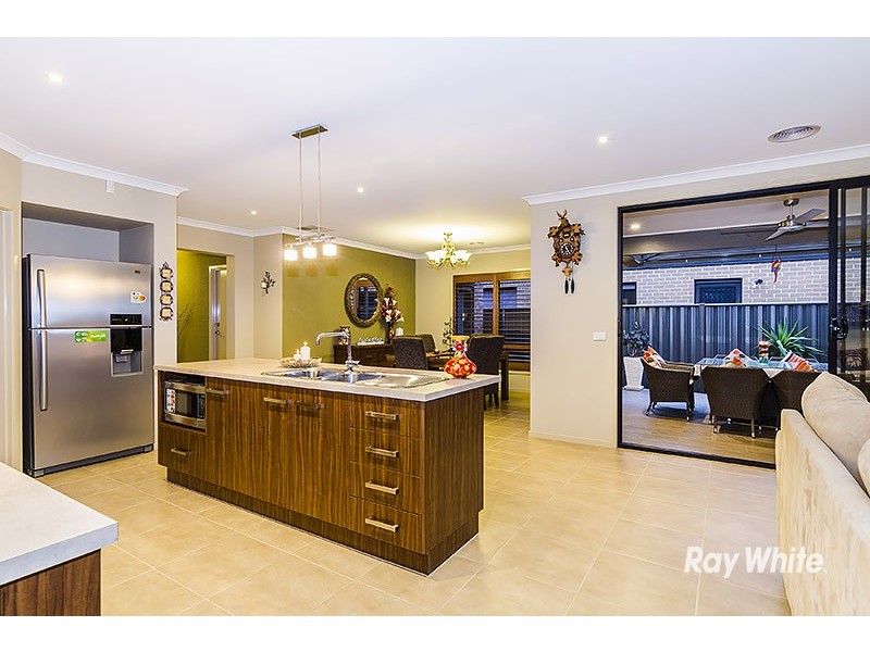 50 William Thwaites Boulevard, Cranbourne North VIC 3977
