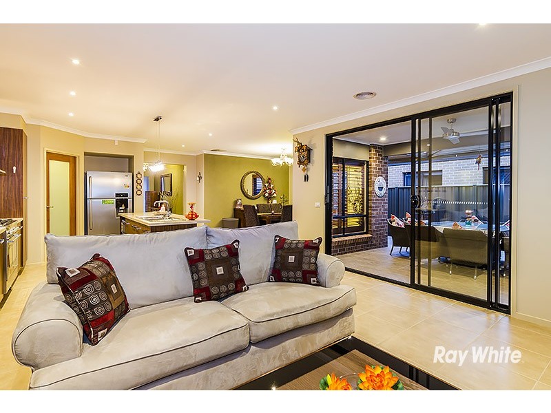 50 William Thwaites Boulevard, Cranbourne North VIC 3977