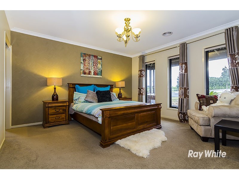 50 William Thwaites Boulevard, Cranbourne North VIC 3977