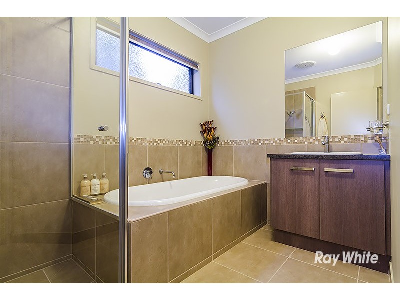 50 William Thwaites Boulevard, Cranbourne North VIC 3977