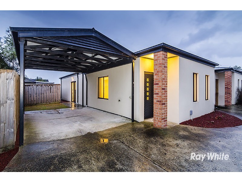 2/4 Hayes Road, Hampton Park VIC 3976