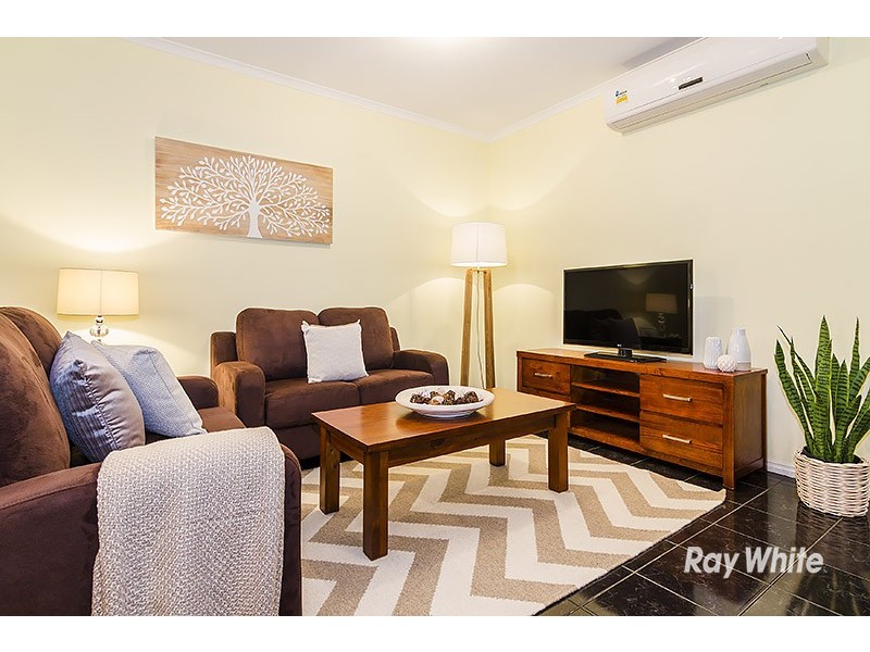 2/4 Hayes Road, Hampton Park VIC 3976