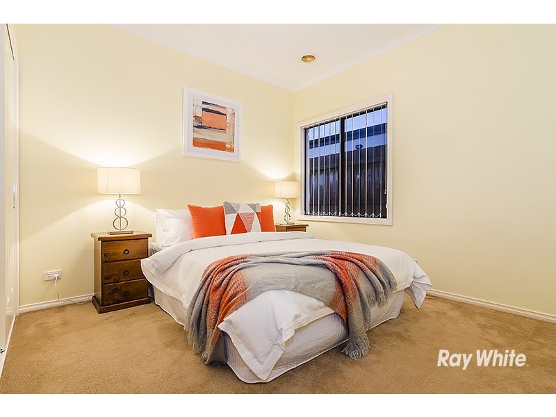 2/4 Hayes Road, Hampton Park VIC 3976