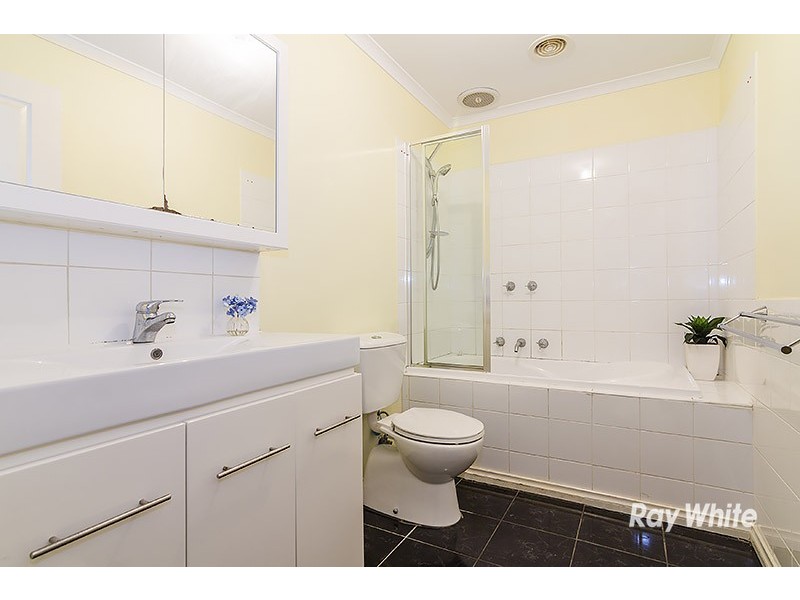 2/4 Hayes Road, Hampton Park VIC 3976