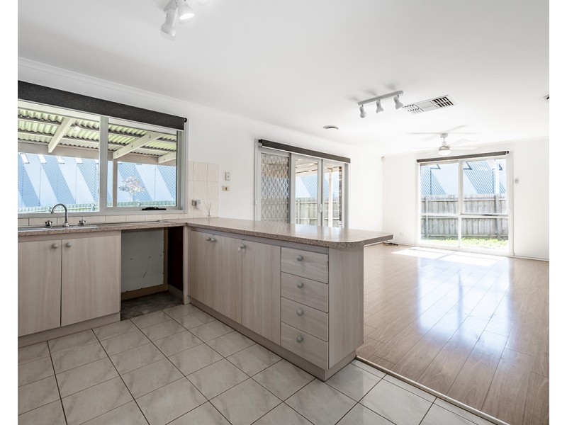 16 Tamworth Court, Cranbourne VIC 3977