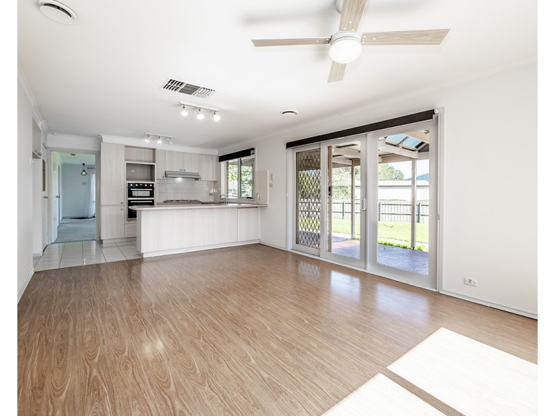 16 Tamworth Court, Cranbourne VIC 3977