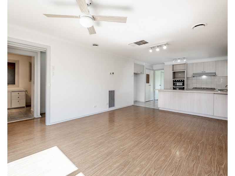 16 Tamworth Court, Cranbourne VIC 3977