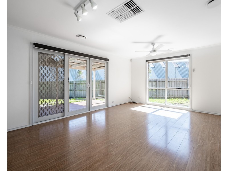 16 Tamworth Court, Cranbourne VIC 3977