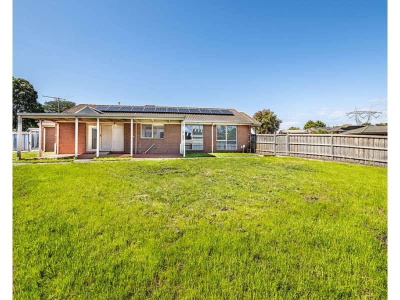 16 Tamworth Court, Cranbourne VIC 3977
