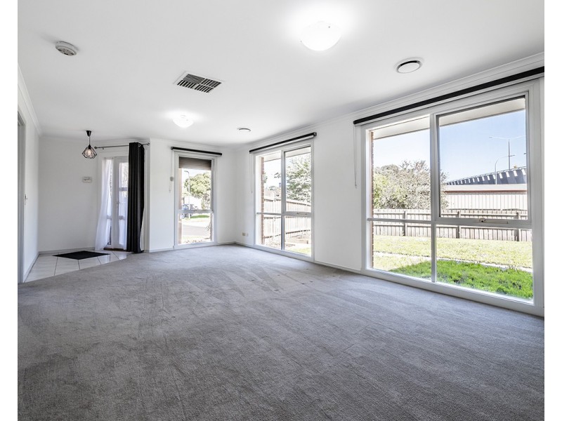 16 Tamworth Court, Cranbourne VIC 3977