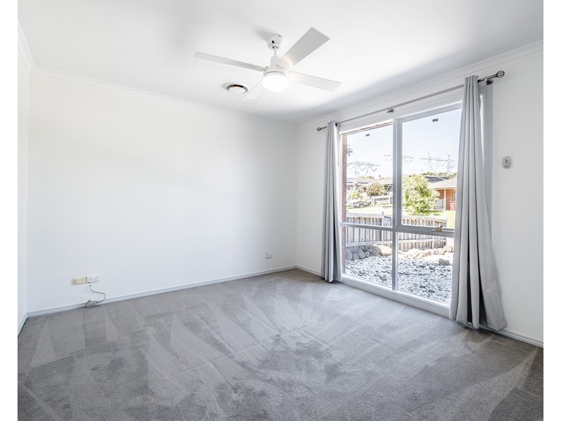 16 Tamworth Court, Cranbourne VIC 3977