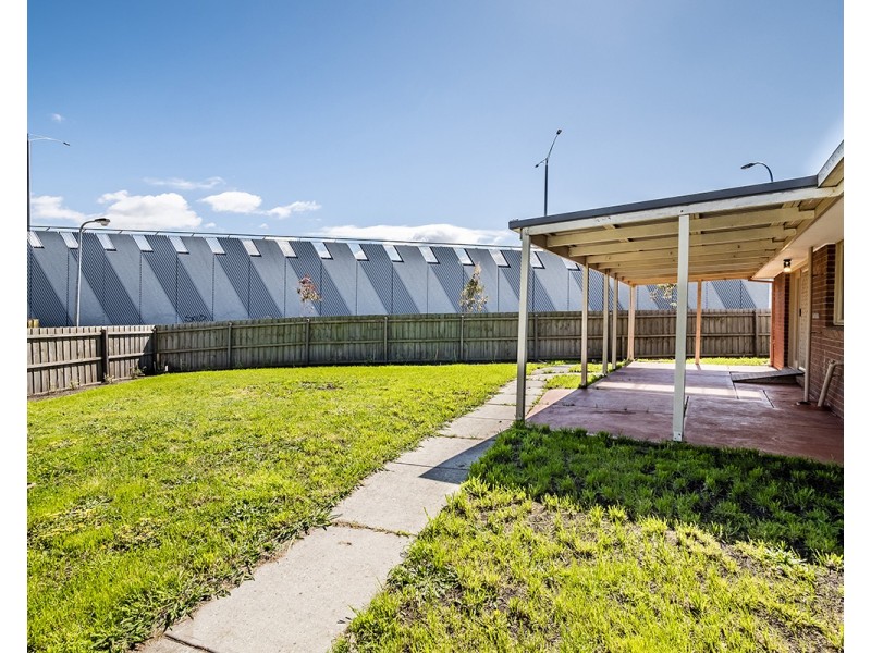 16 Tamworth Court, Cranbourne VIC 3977