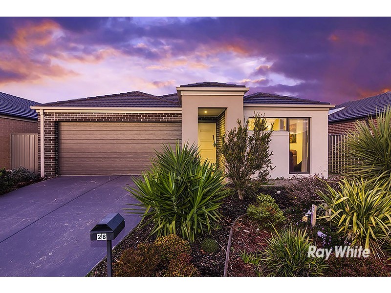 28 Archers Field Drive, Cranbourne East VIC 3977
