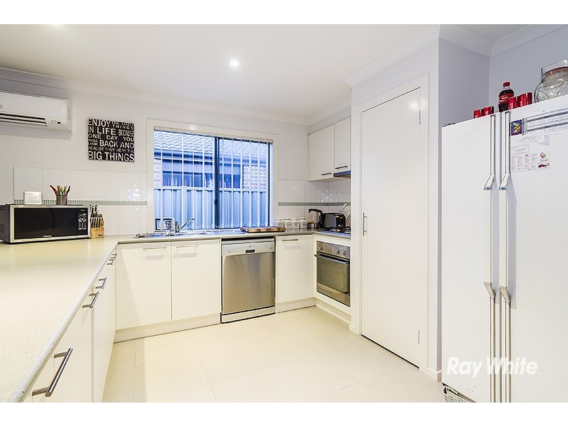 28 Archers Field Drive, Cranbourne East VIC 3977