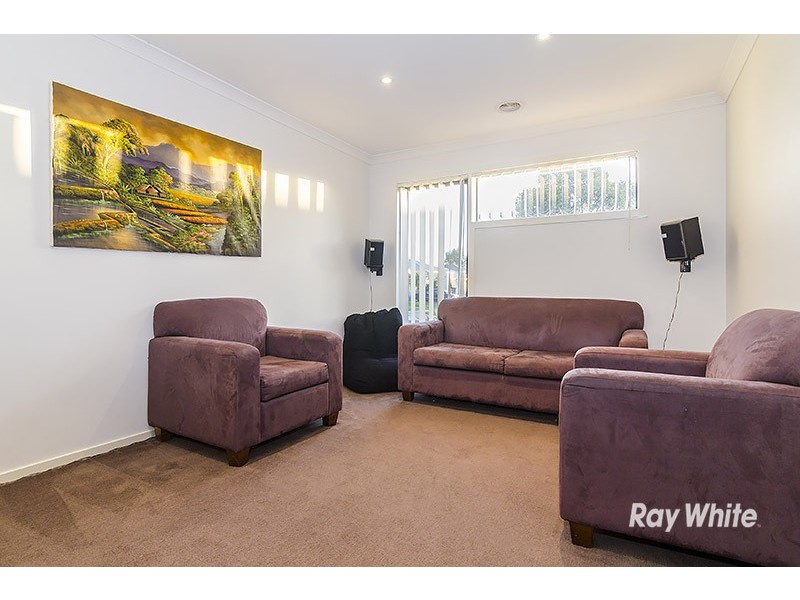 28 Archers Field Drive, Cranbourne East VIC 3977