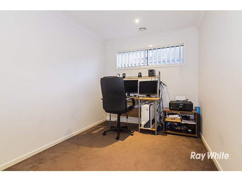 28 Archers Field Drive, Cranbourne East VIC 3977