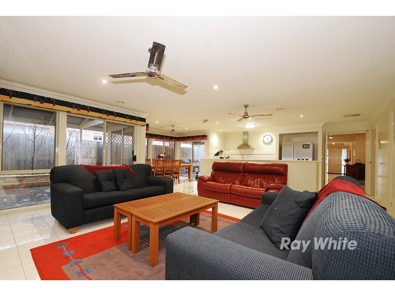 2 Purbeck Place, Narre Warren South VIC 3805