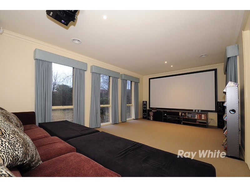 2 Purbeck Place, Narre Warren South VIC 3805