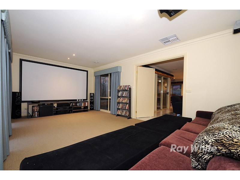 2 Purbeck Place, Narre Warren South VIC 3805