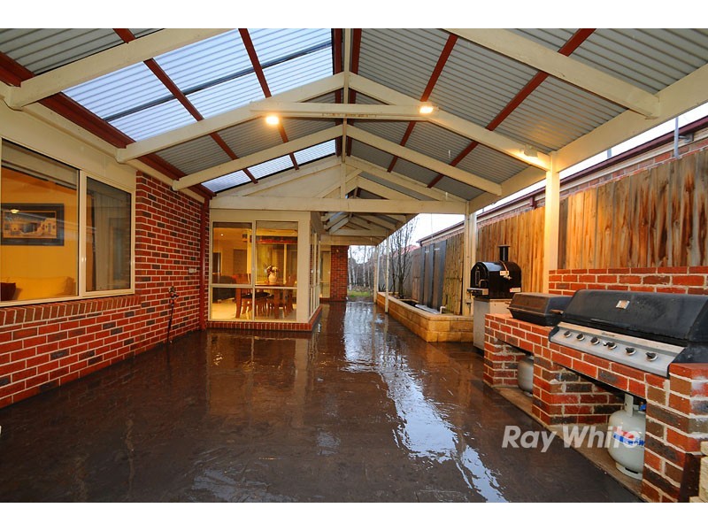 2 Purbeck Place, Narre Warren South VIC 3805