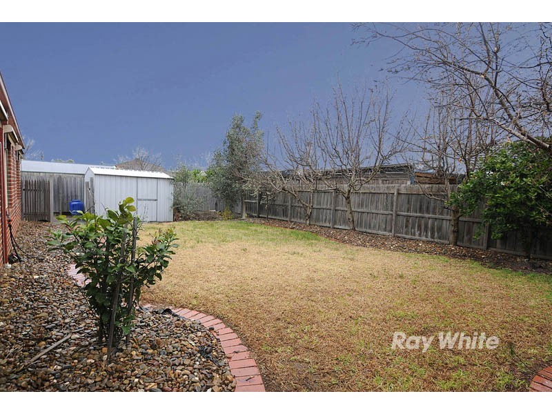 2 Purbeck Place, Narre Warren South VIC 3805