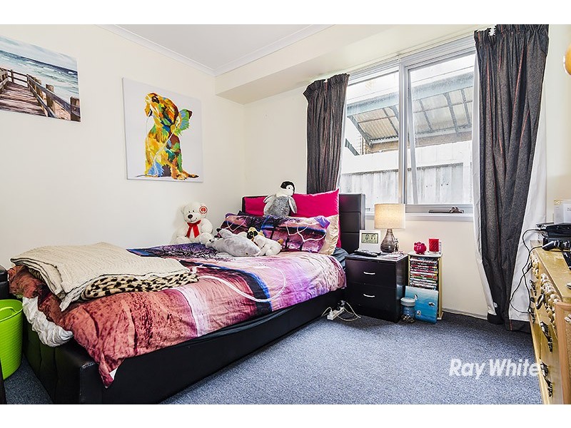 38 Maltravers Crescent, Cranbourne North VIC 3977