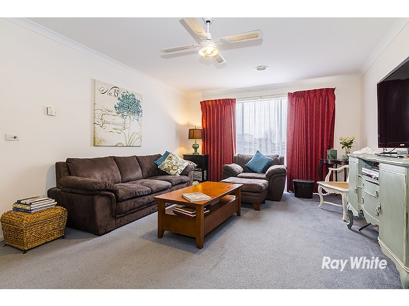 13 Fernisky Drive, Cranbourne East VIC 3977