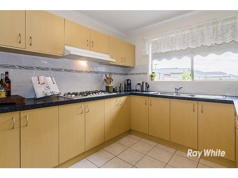 13 Fernisky Drive, Cranbourne East VIC 3977