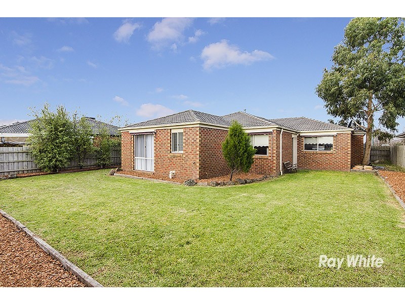 13 Fernisky Drive, Cranbourne East VIC 3977