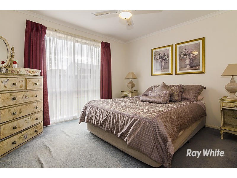 13 Fernisky Drive, Cranbourne East VIC 3977