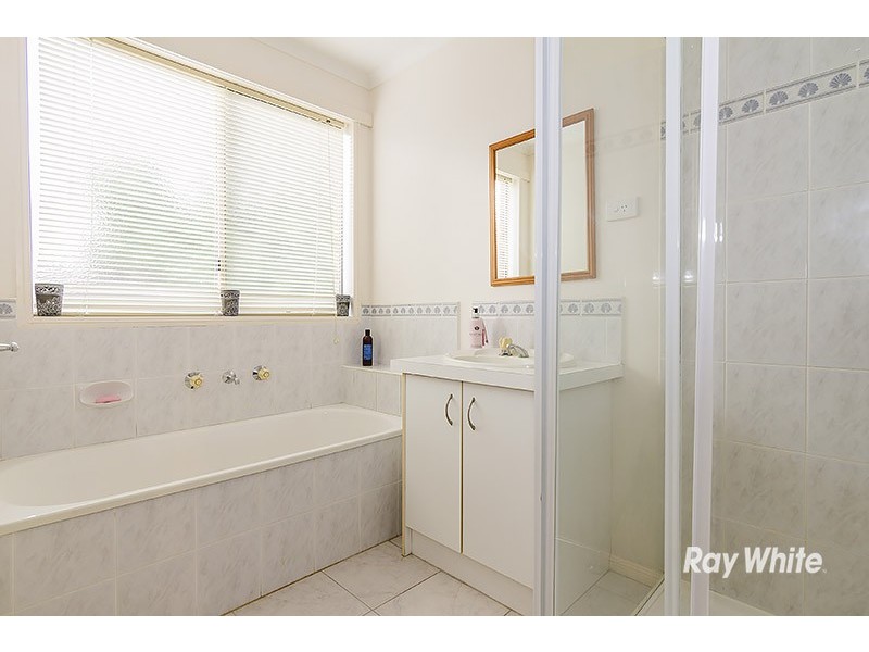 13 Fernisky Drive, Cranbourne East VIC 3977
